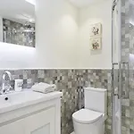Spaces Mediterranean 5 Bedrooms, 4 Bathrooms, 75m2 Terrace, Centre Sitges- Sleeps 10