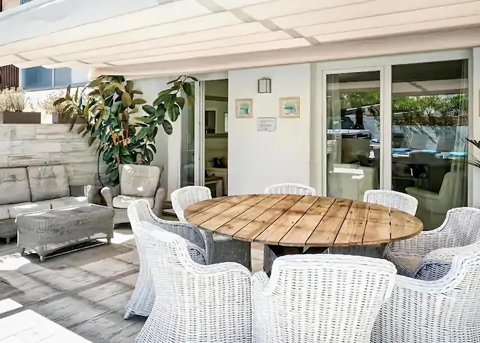 Spaces Mediterranean 5 Bedrooms, 4 Bathrooms, 75m2 Terrace, Centre Sitges- Sleeps 11 *